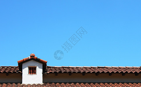 屋顶天窗建筑角落白色阴影住宅建筑学色调阁楼天空图片