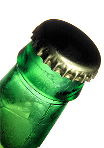 啤酒瓶绿色背景金属气泡酒精瓶子背景图片