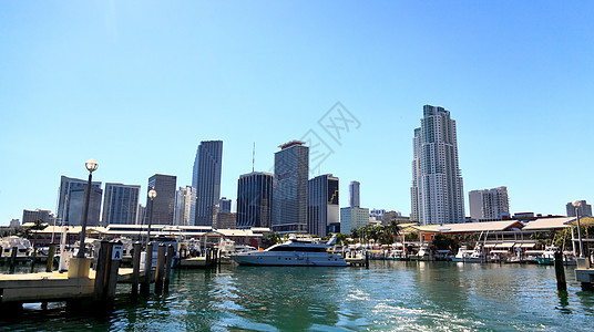 迈阿密市中心高楼大楼公寓天空海洋市中心大德海岸港口晴天热带建筑图片