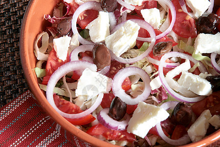 希腊沙拉特配色拉蔬菜美食洋葱摄影陶器水平食物山羊盘子图片