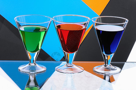 葡萄玻璃餐具酒杯黄色绿色蓝色黑色杯子红色酒精图片