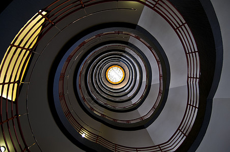 螺旋楼梯圆形梯子圆圈栏杆建筑金属白色商业城市艺术图片