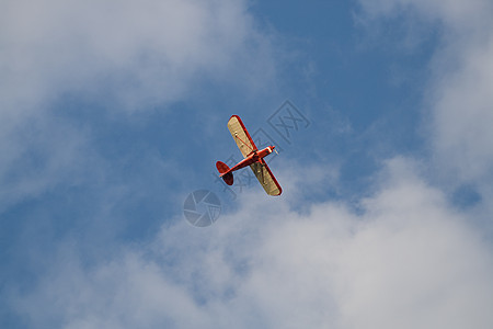 小型私人小飞机空气航班红色飞行员运输旅行航展运动天线飞行图片