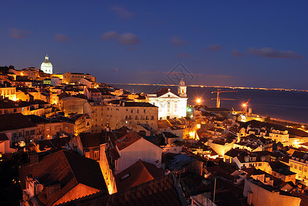 葡萄牙里斯本市日落城市城景旅游首都房子大教堂教会全景建筑学风景图片