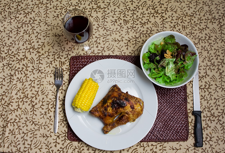 烤鸡肉沙拉晚餐家禽餐具宴会盘子烹饪刀具玻璃吃饭食物餐厅图片