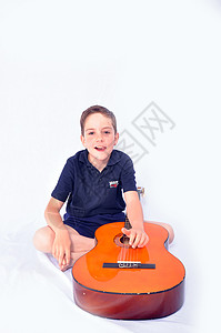 带吉他男孩音乐小伙子教育字符串男生吉他声学乐感图片
