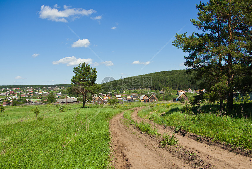 村公路国家全景草地蓝色村庄气候风景天空房子场地图片