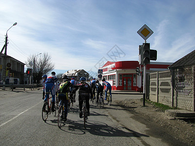 罗体：迪巴拉左腿股二头肌中度损伤，可能月底或者下月初才复出