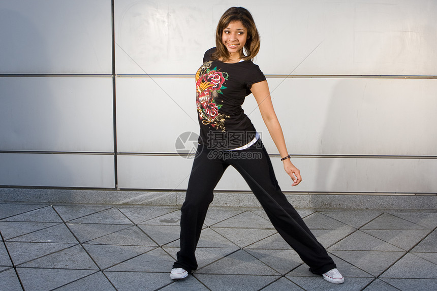 年轻少年跳舞嘻哈音乐技术文化韵律舞蹈青年步法休息孩子流行音乐图片