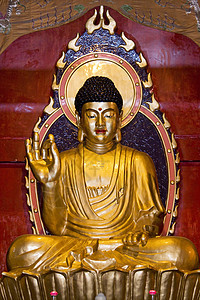 中华寺佛像宗教金子精神祷告信仰上帝寺庙雕像传统雕塑图片