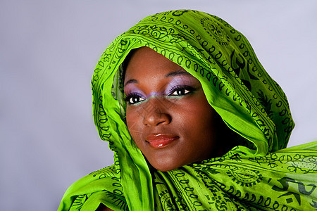 戴头巾的非洲妇女紫色棕色黑色女士绿色女孩女性围巾头饰图片
