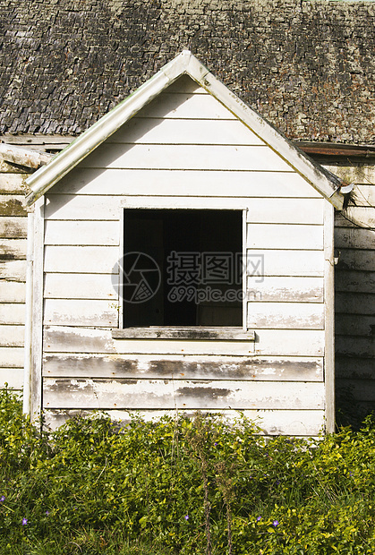 窗口框风景窗户框架房子挡风板卵石乡村木板图片