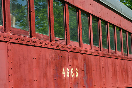 老旧客车列车火车铁路乘客旅行背景图片
