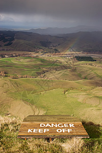 D 保持低危险自由农村悬崖农场高度风险警告农田彩虹坡道图片