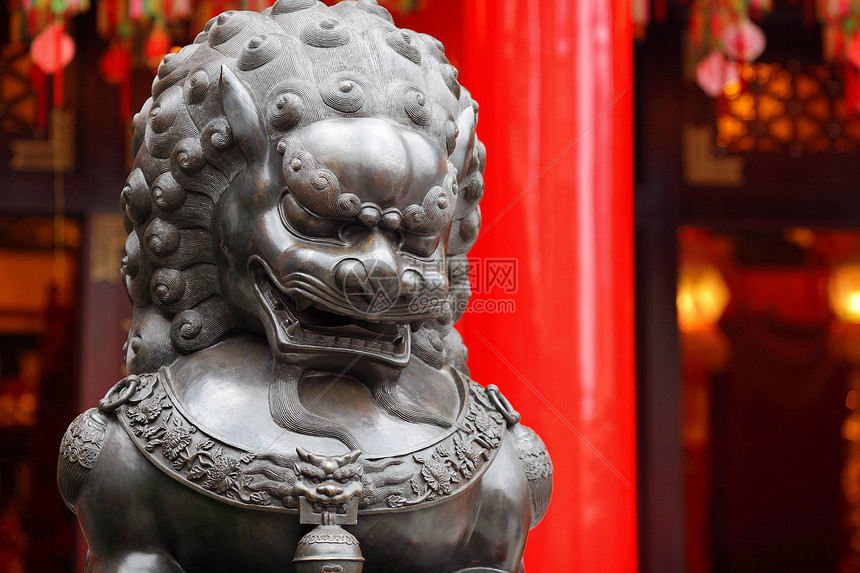 中国寺庙里的青铜狮石头宗教青铜遗产帝国雕像狮子建筑学地标旅行图片