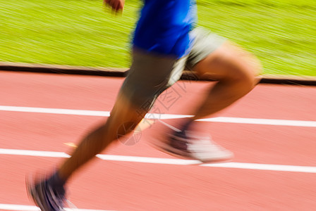 正在运行模糊运动运动员乐趣赛车火车跑步男人速度场地慢跑赛跑者竞争图片