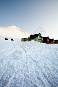 长年荒野城市雪地村庄建筑教会软管滑雪旅游摩托车图片