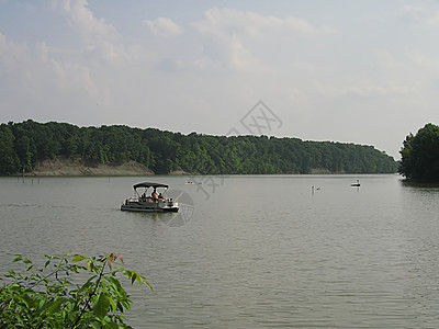 机动船巡航乐趣汽艇海浪速度运动旅行水路运输钓鱼图片