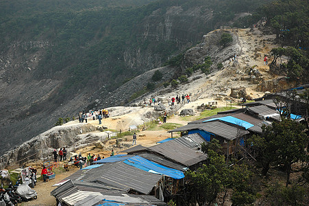 塔古库班普腊胡火山坑薄雾家庭火山娱乐全景岩石爬坡乐趣快感遗产图片