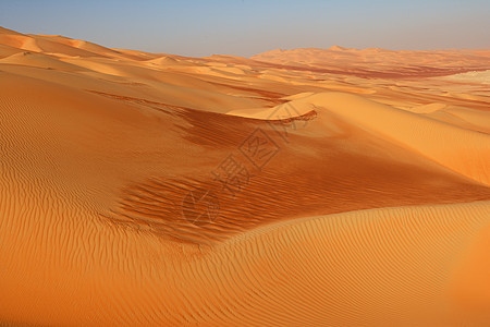 空的四分之一面体孤独旅游干旱空季沙丘寂寞沙漠天空风景色彩图片