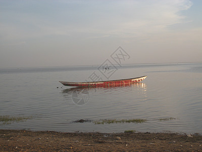 非洲湖上的小船图片