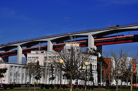 大海落日桥街道全景建筑学大海旅行汽车国家海岸历史火车背景