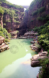 中国云台山的瀑水和级联蓝色茶点瀑布地质旅游溪流运泰力量旅行踪迹图片