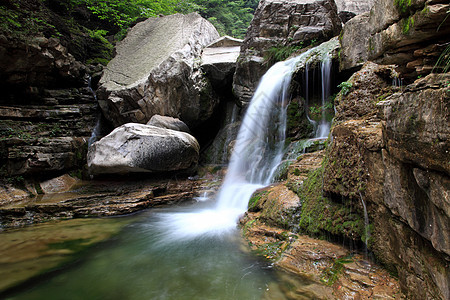 中国云台山的瀑水和级联岩石运泰瀑布吸引力茶点旅游蓝色力量运动溪流图片