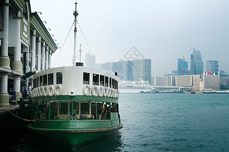 在翁港渡轮登陆港口旅行市中心风景海岸场景海洋码头运输城市图片