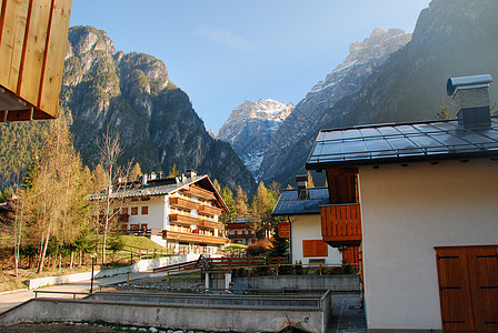 2007年意大利多洛米特阿尔卑斯山冬享受山地天堂娱乐桌面高山山脉滑雪者假期森林图片