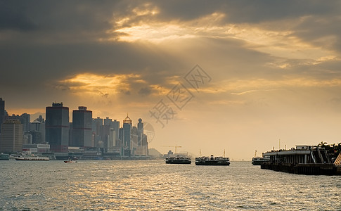 维多利亚港在香港的城市景色旅行蓝色港口海洋建筑学地标摩天大楼金融吸引力景观图片