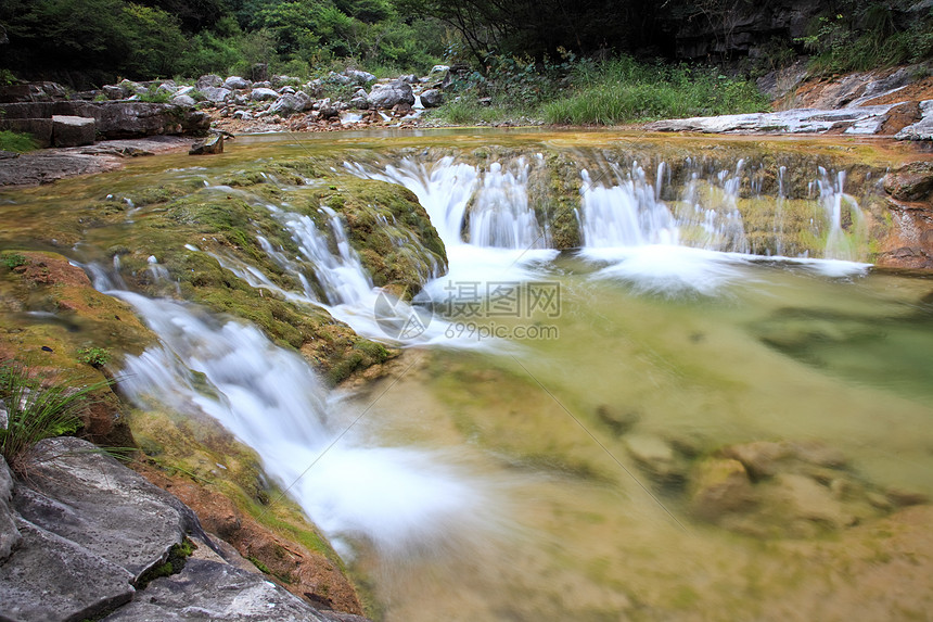 中国云台山的瀑水和级联吸引力地质茶点运动旅行运泰地质学旅游矿物瀑布图片