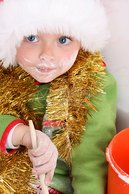 烤圣诞饼干红色男生帽子白色面粉儿童绿色厨房烘烤图片
