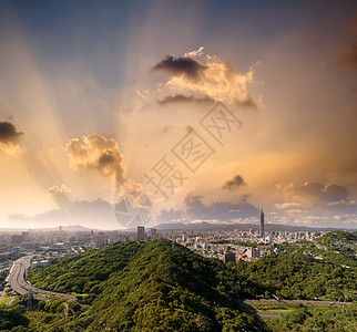台北日落的美丽城市风景图片