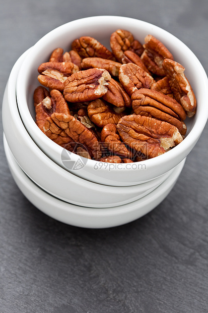 新鲜白豆坚果小吃盘子营养胡桃生物食物白色饮食石板图片