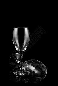 两个葡萄酒杯酒杯黑色玻璃魅力水晶背景图片