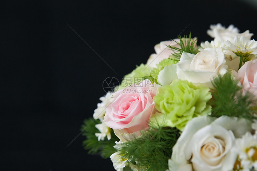 一堆鲜花庆典婚礼植物念日叶子花束玫瑰植物群花园图片