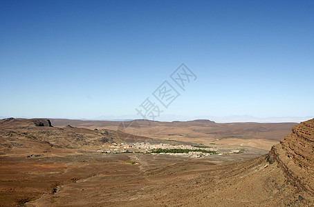 摩洛哥阿特拉斯山的一个村庄的景象旅游地平线地质学摄影岩石房屋农村目的地天空房子图片