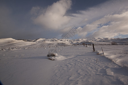 天空白云清晨寒雪平原     农村下雪户外场景f季节冷冻射线日落场地地平线墙纸大雪天空草地背景