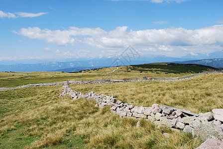 山区地貌森林镜子地块阳光旅游冰川高度高地风景环境图片