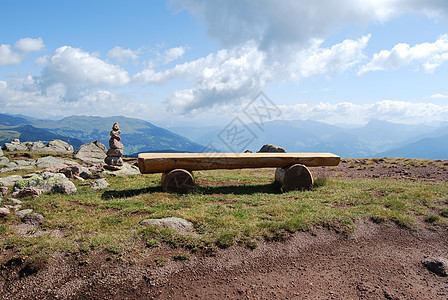 山区地貌冰川蓝色登山镜子高度阳光晴天高地森林风景图片