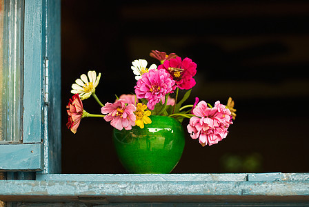 中国陶器花朵多彩图片