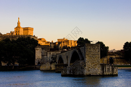 法国普罗旺斯阿维尼翁地标纪念碑河流世界世界遗产景点城堡据点建筑物建筑学图片