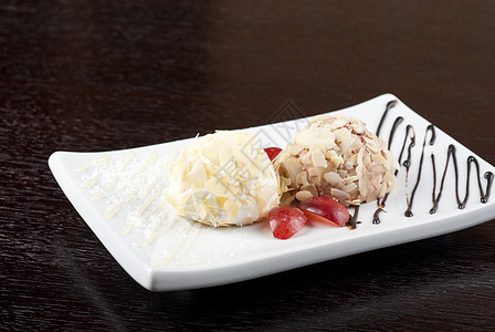 甜点套餐奶油水果冰淇淋饮食餐厅奶制品蛋糕柠檬烹饪营养图片