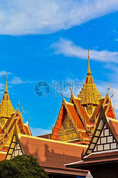 泰国的圣殿装饰品传统宗教楼梯尖顶房子石头佛教徒雕塑屋顶图片