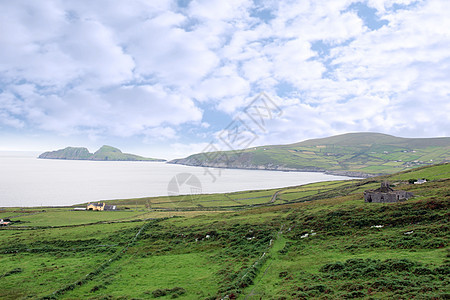 绿爱尔兰地和岛屿视图图片