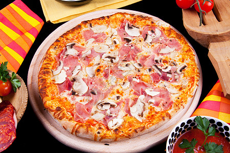 香肠披萨意大利熏火腿披萨胡椒食物蔬菜午餐香肠背景
