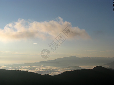 山山脉路线岩石天空生物植被旅行花朵风景解脱高原图片