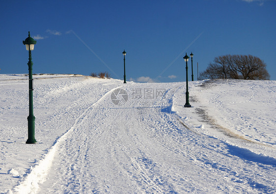 和平雪路图片