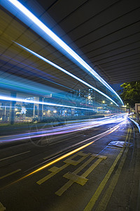 夜间与城市交接建筑市中心场景公共汽车驾驶线条街道蓝色交通运输图片
